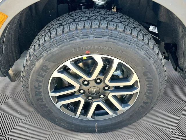 New 2026 Avalanche Ford Lariat image 19