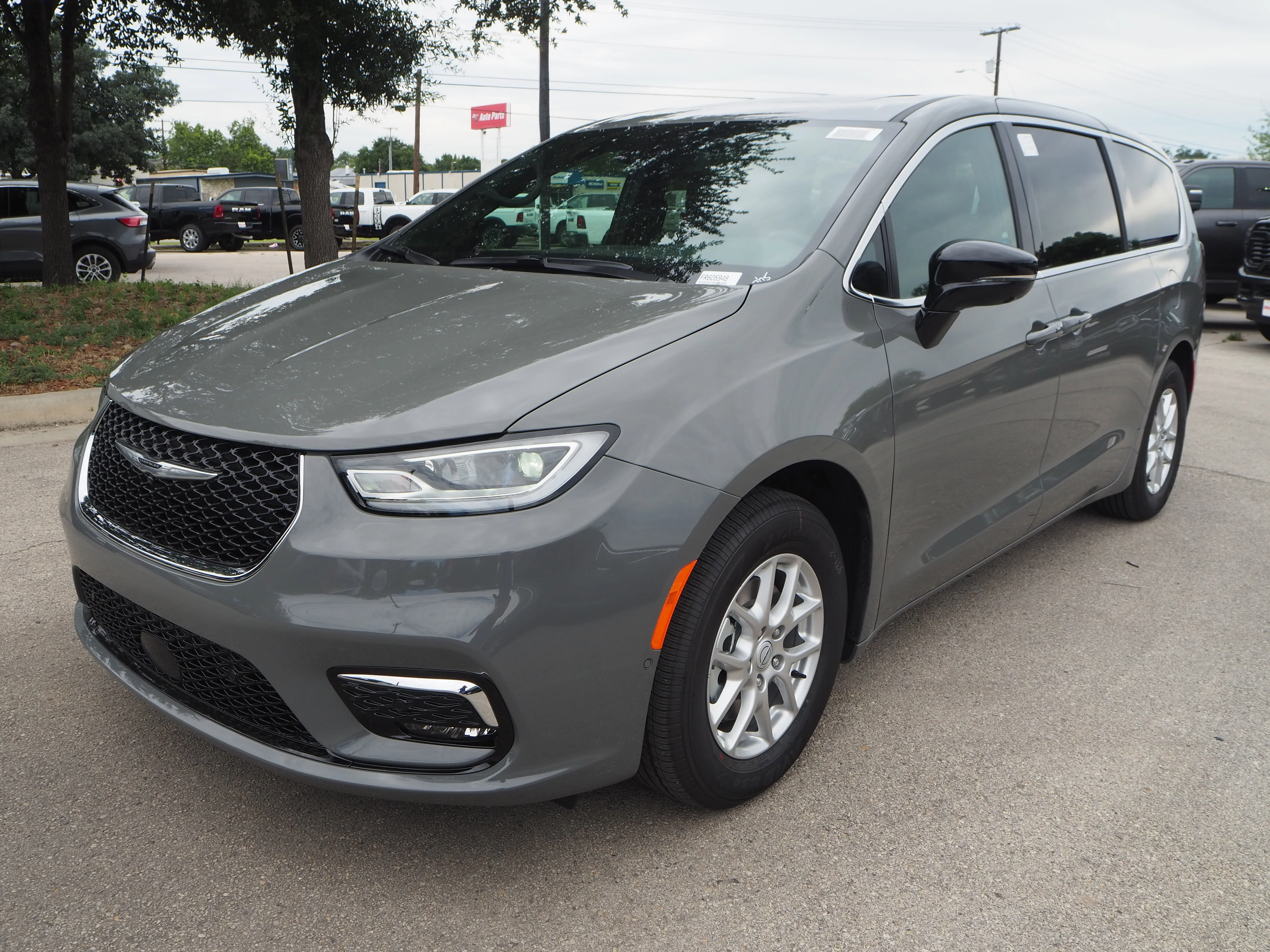 Vehicle Image 2