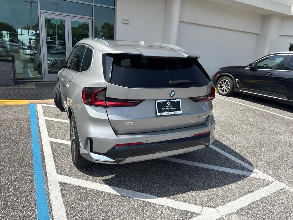 Used 2025 Silver BMW xDrive28i image 2
