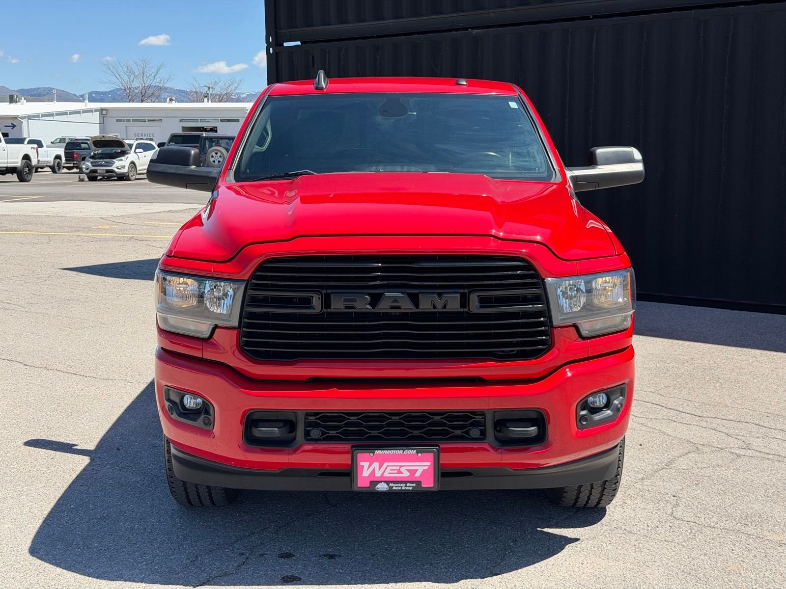 View vehicle photo 3