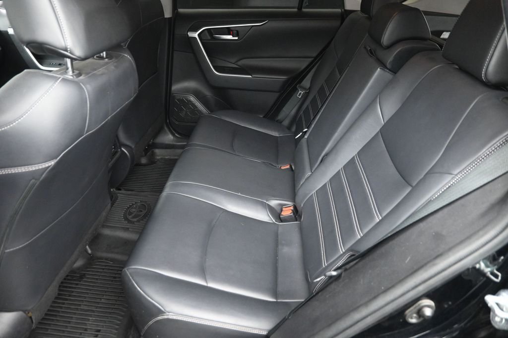 Used 2019 Black Toyota XLE Premium image 14