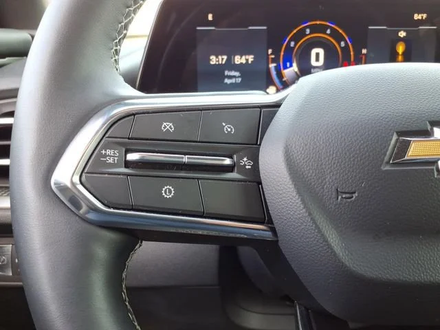 Used 2025 Sterling Gray Metallic Chevrolet LT image 17