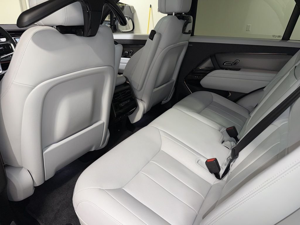 Certified Used 2023 Fuji White Land Rover SE image 21