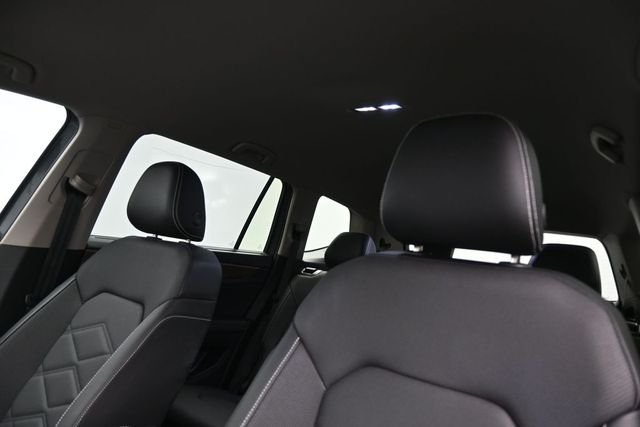 Used 2026  Volkswagen 2.0T SE w/Technology image 2