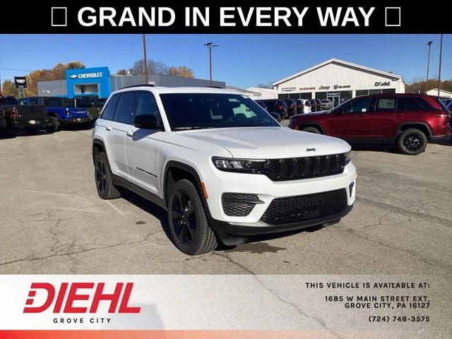 2025 Jeep Grand Cherokee Laredo
