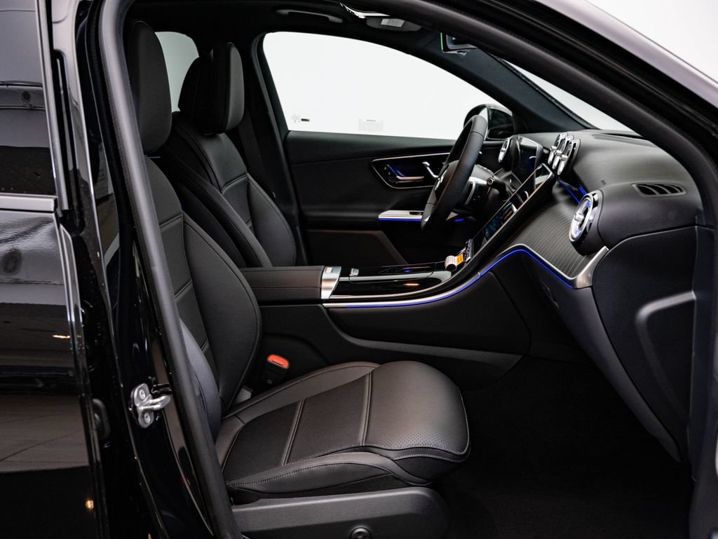 New 2027 Black Mercedes-Benz GLC 300 Coupe image 24