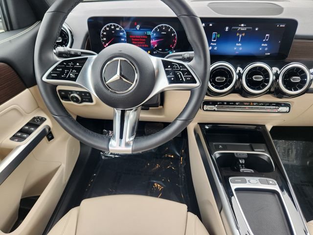 Used 2026 White Mercedes-Benz GLB 250 image 14