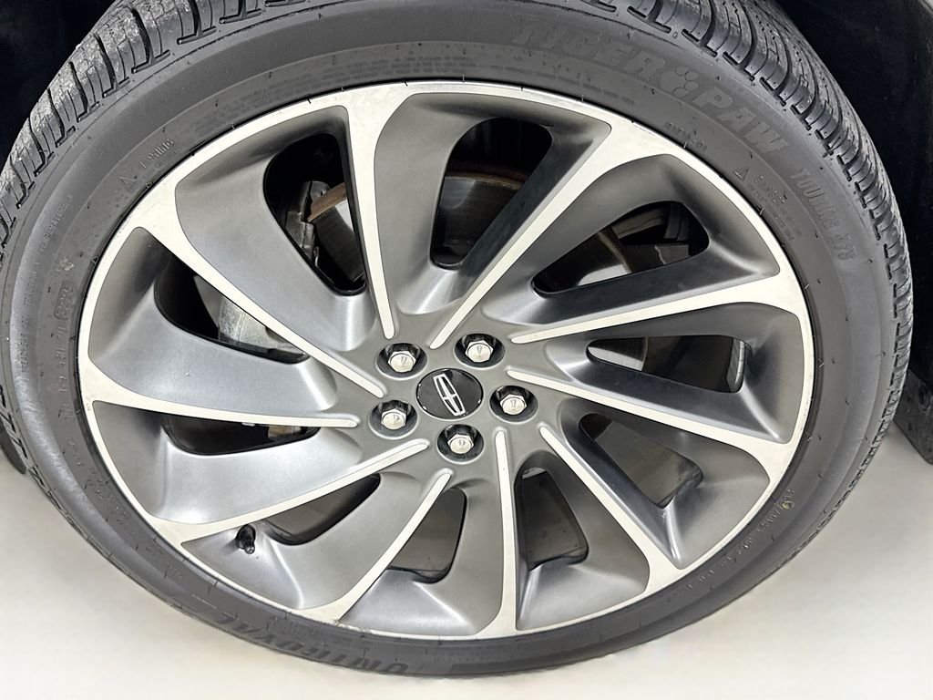Used 2020 Magnetic Gray Lincoln Reserve image 42