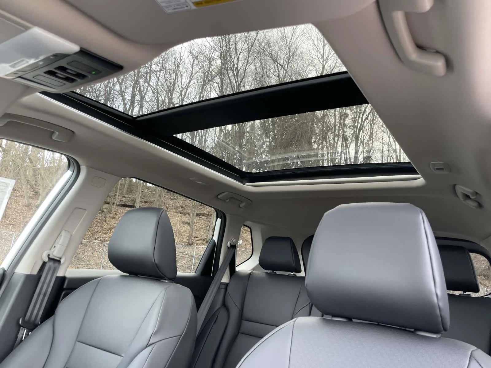 New 2026 Everest White Pearl Tricoat Nissan Dark Armor image 5