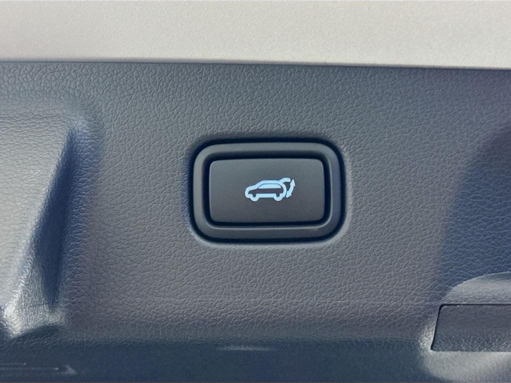 Certified Used 2025 Silver Hyundai SEL image 21