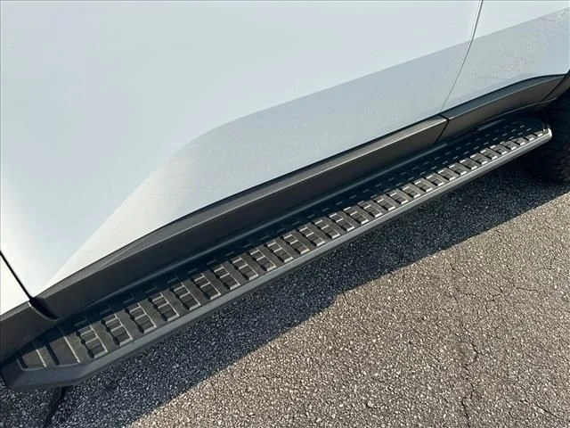 Used 2025 White Toyota Base image 13
