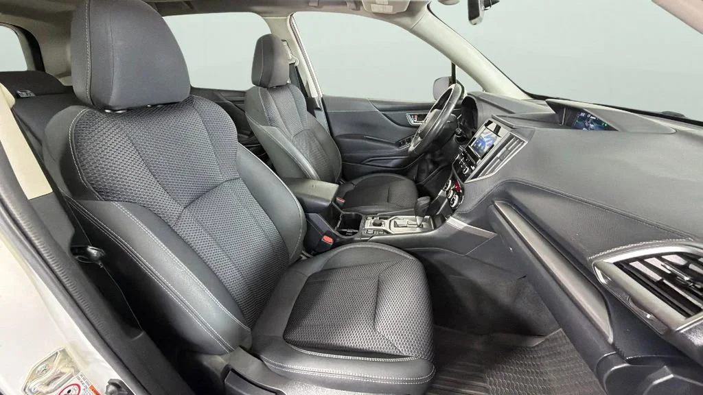 Used 2020 White Subaru Premium image 35