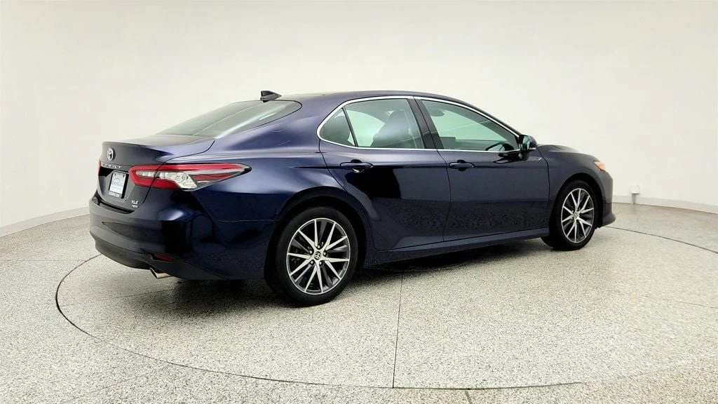 Used 2022 Blueprint Toyota XLE Automatic AWD w/ Nav Upgrade & Panoramic Glass Roof image 5