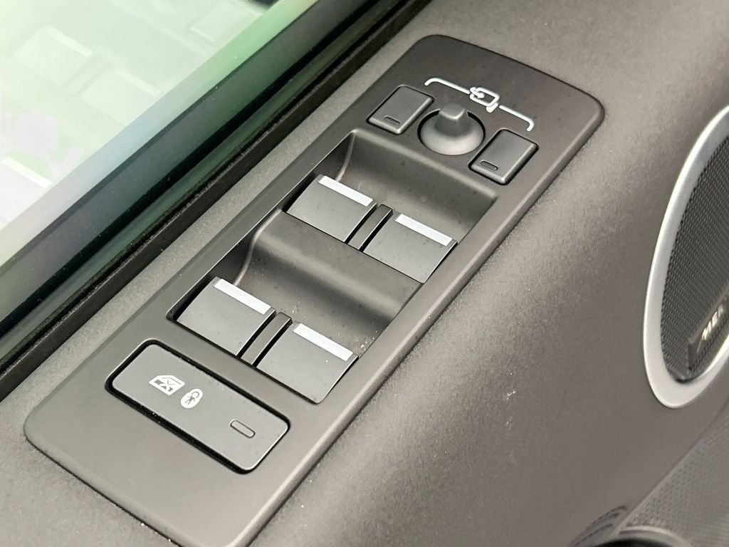 2025 Land Rover Discovery S - Photo 22