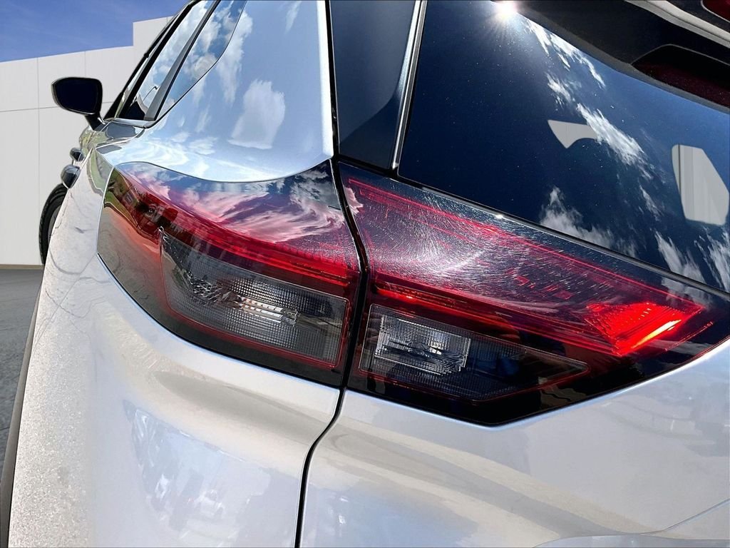 Used 2024 Silver Nissan S image 21