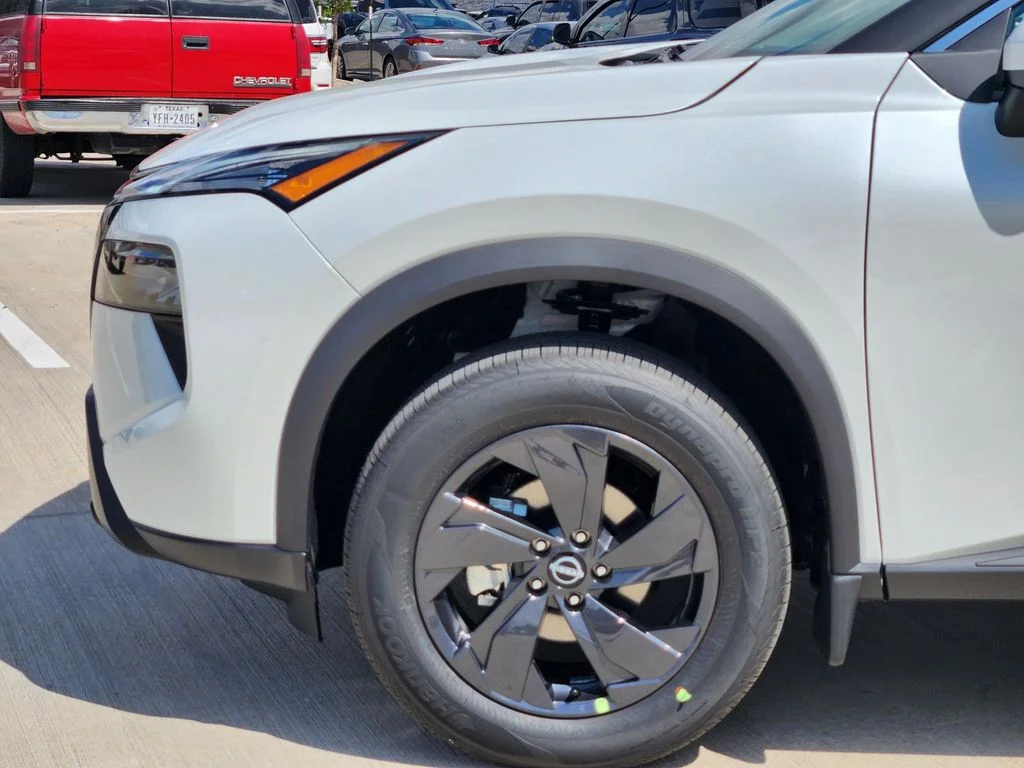 New 2026 Everest White Pearl TriCoat Nissan SV image 9
