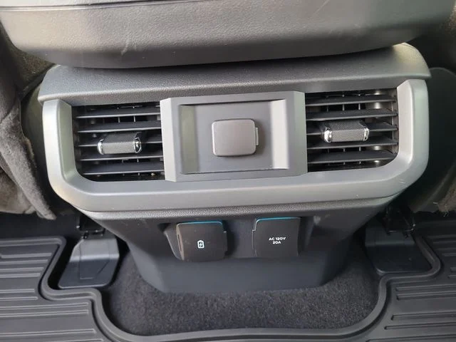 Used 2025 White Ford XLT image 15