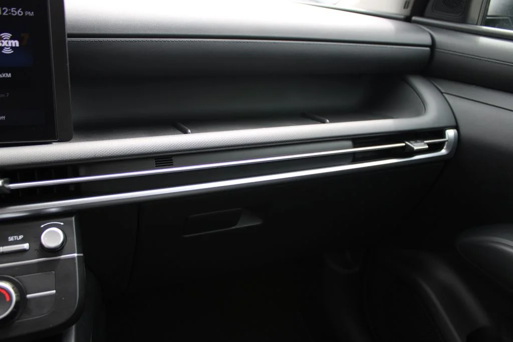 Used 2025 White Hyundai SE image 16