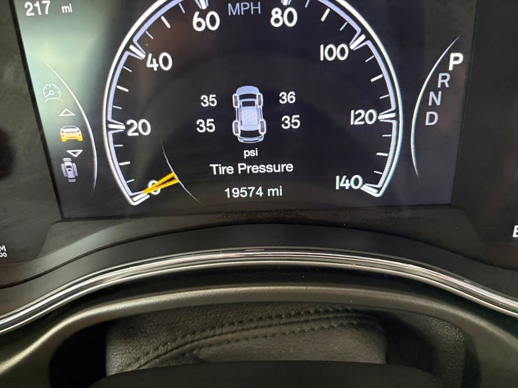 Used 2022 Sting-Gray Clearcoat Jeep Laredo X image 3
