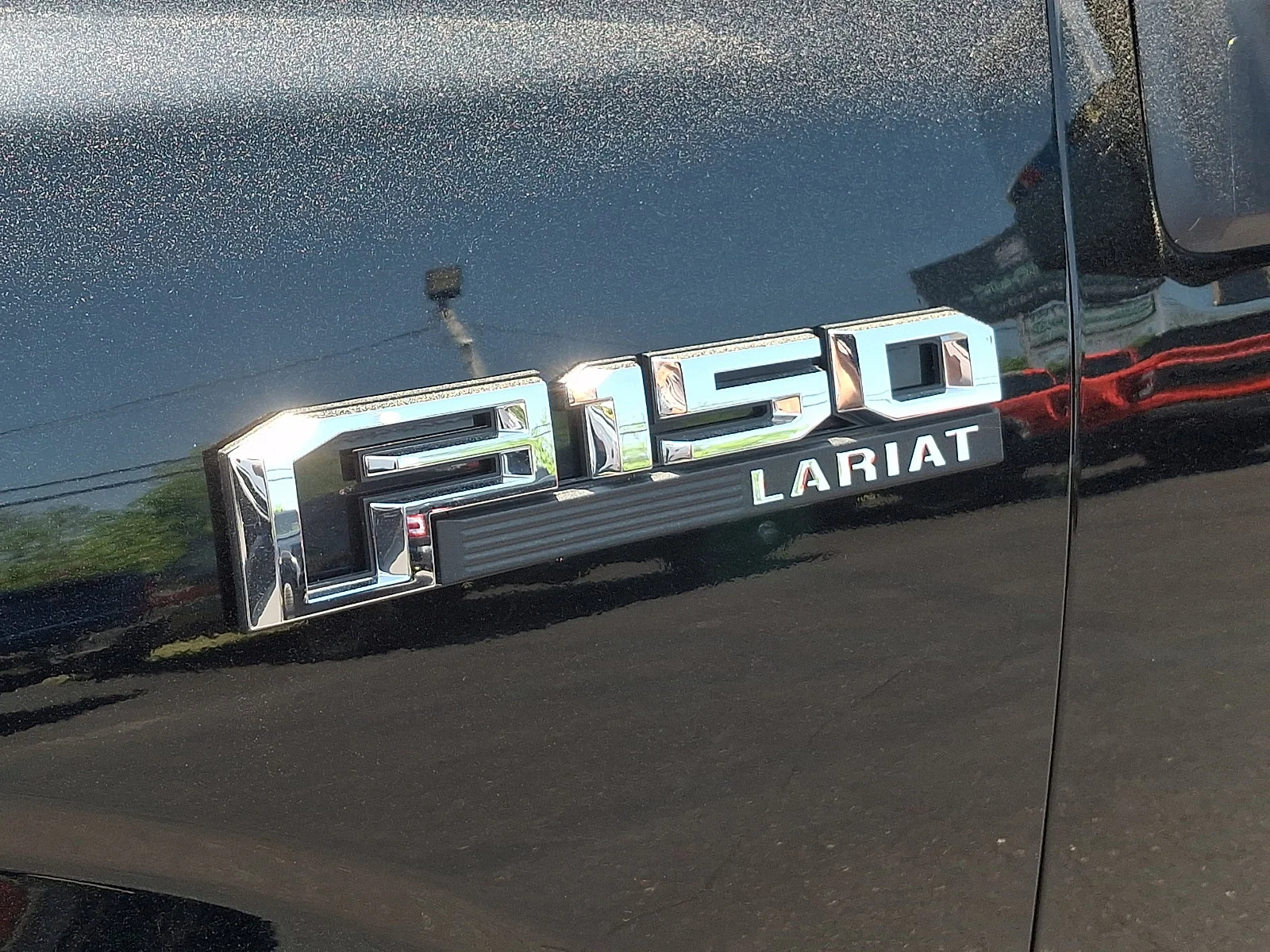 Used 2018 Shadow Black   G1 Ford LARIAT image 31