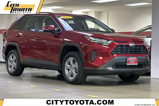 2025 Toyota RAV4 XLE