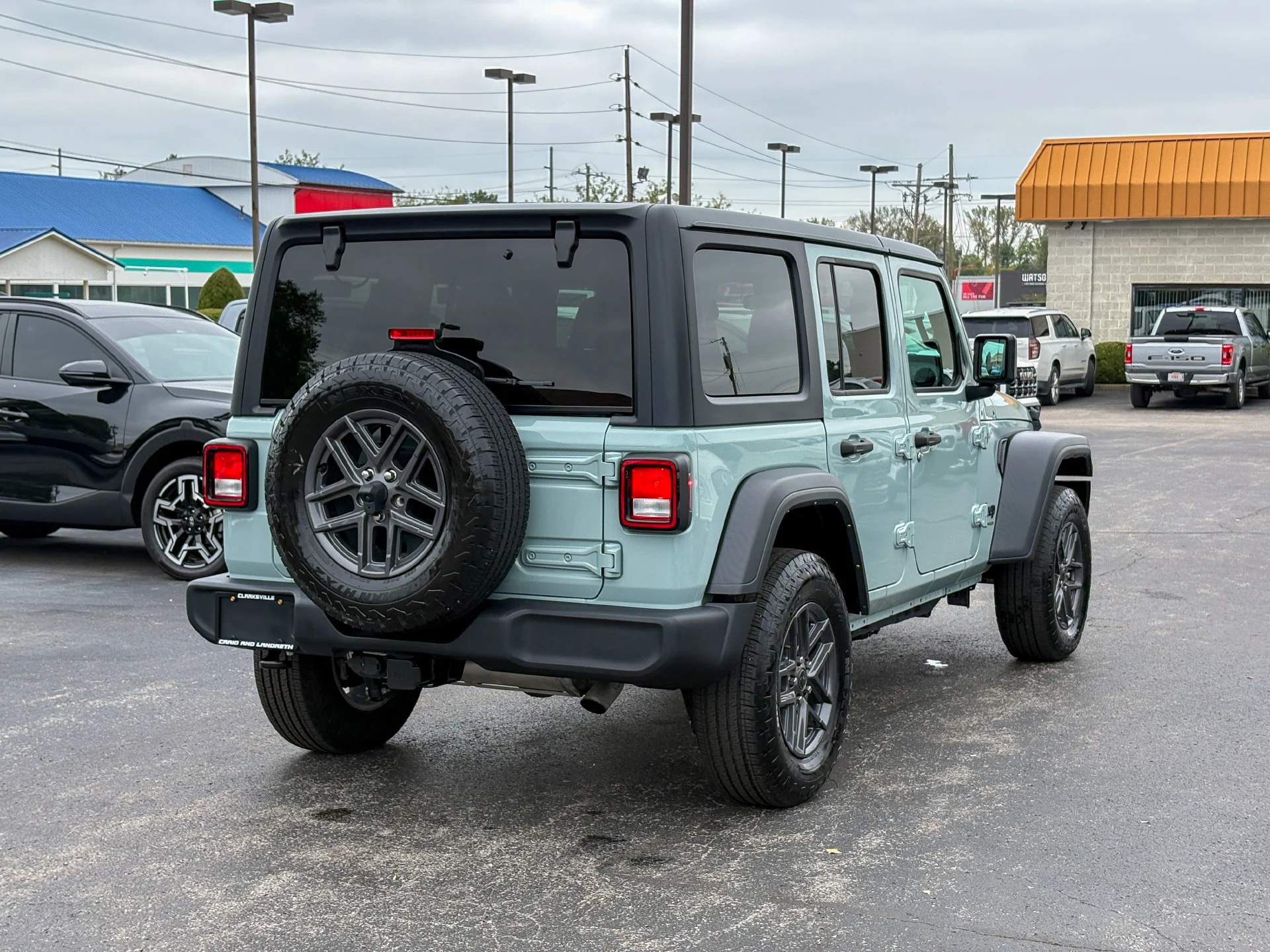 Used 2024 Gray Jeep Sport S image 11