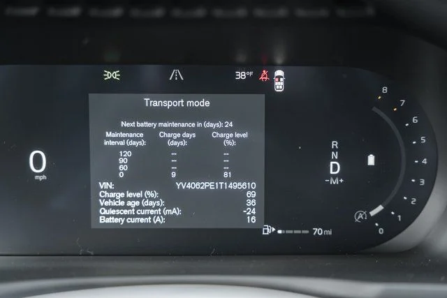 New 2026 Vapour Grey Volvo B6 Plus 7-Seater image 43