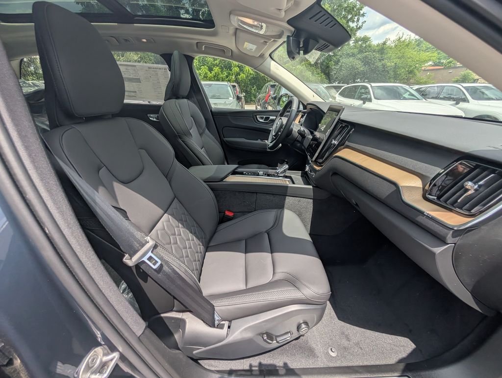 New 2026 Blue Volvo T8 Plus image 8