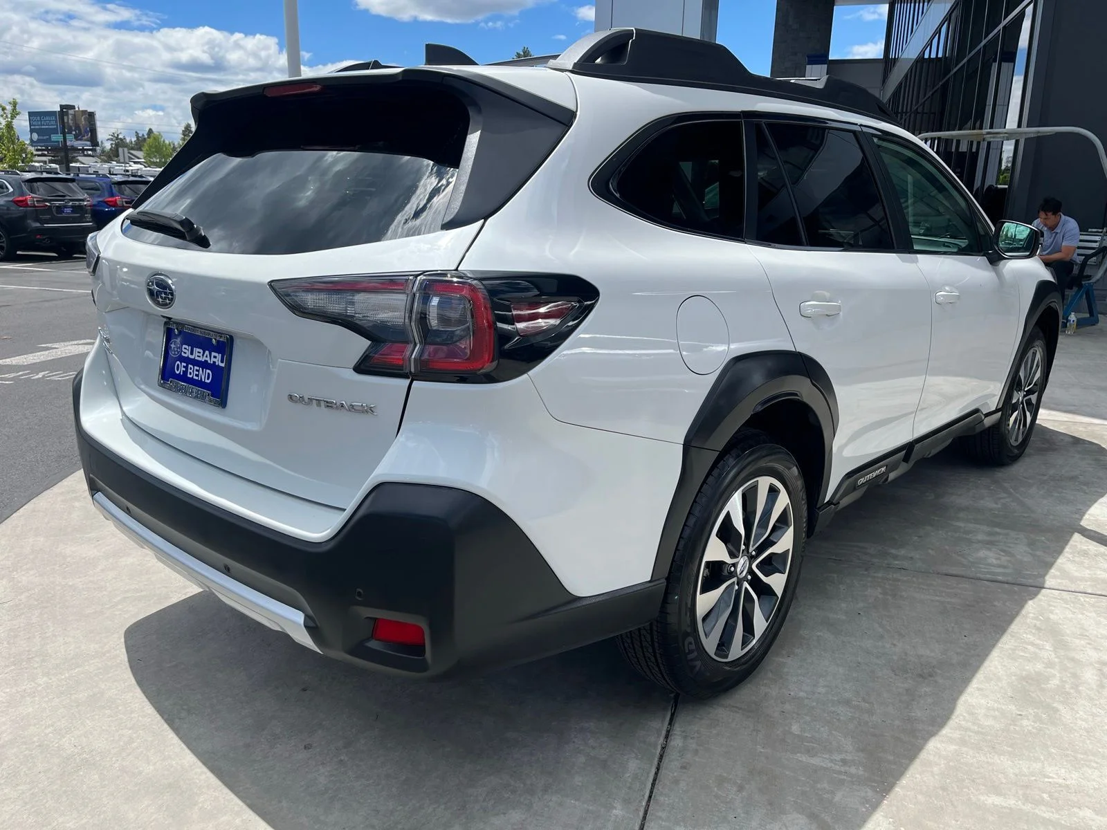 Used 2024 Crystal White Pearl Subaru Limited image 5