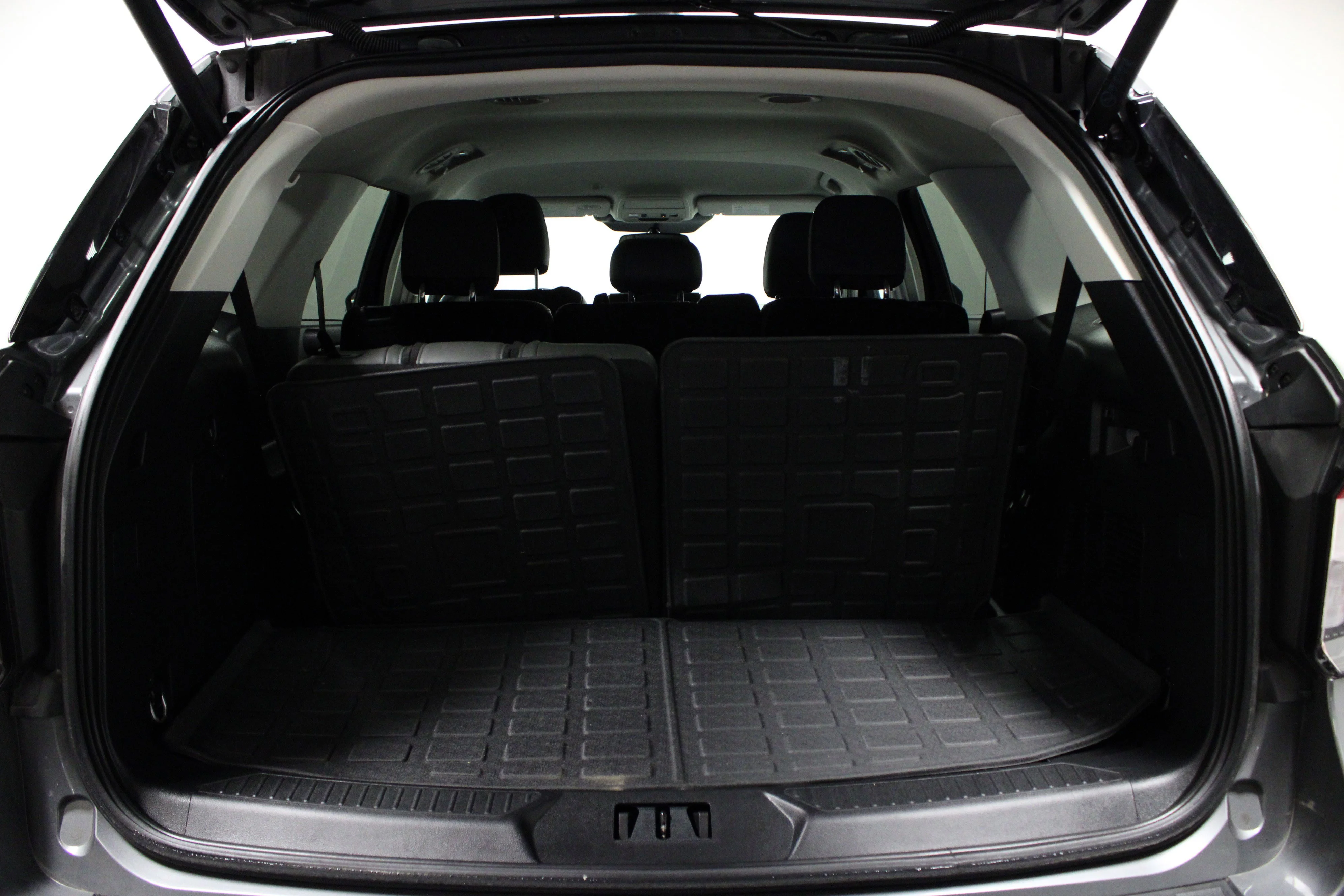 Used 2025 Carbonized Gray Metallic Ford Active image 15