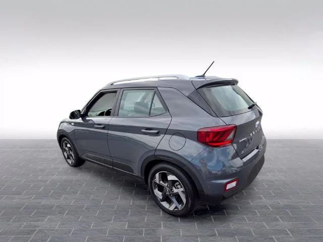 Used 2025 Gray Hyundai SEL image 5