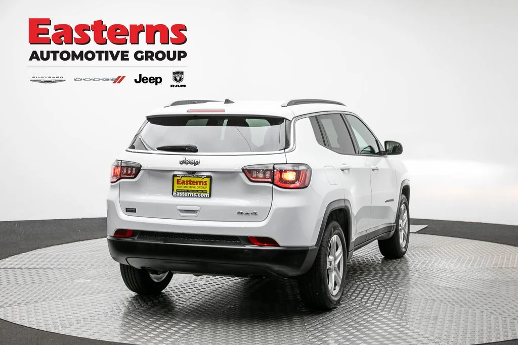 Certified Used 2024 White Jeep Latitude image 6