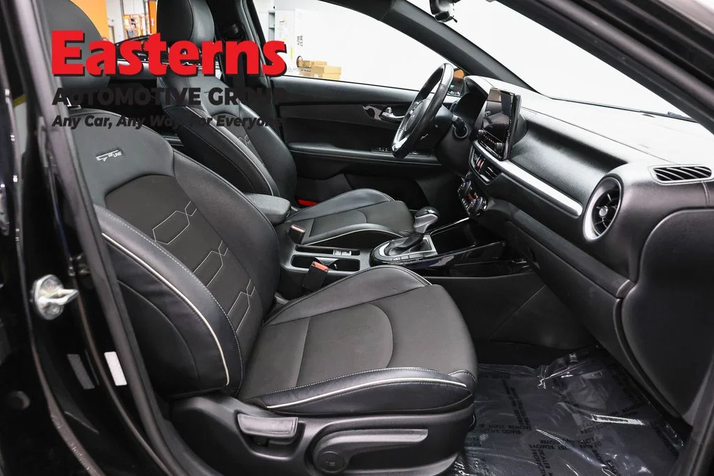 Used 2023 Black Kia GT-Line image 25