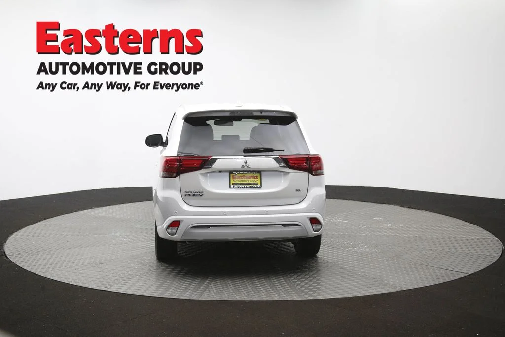 Used 2020 White Mitsubishi SEL image 36