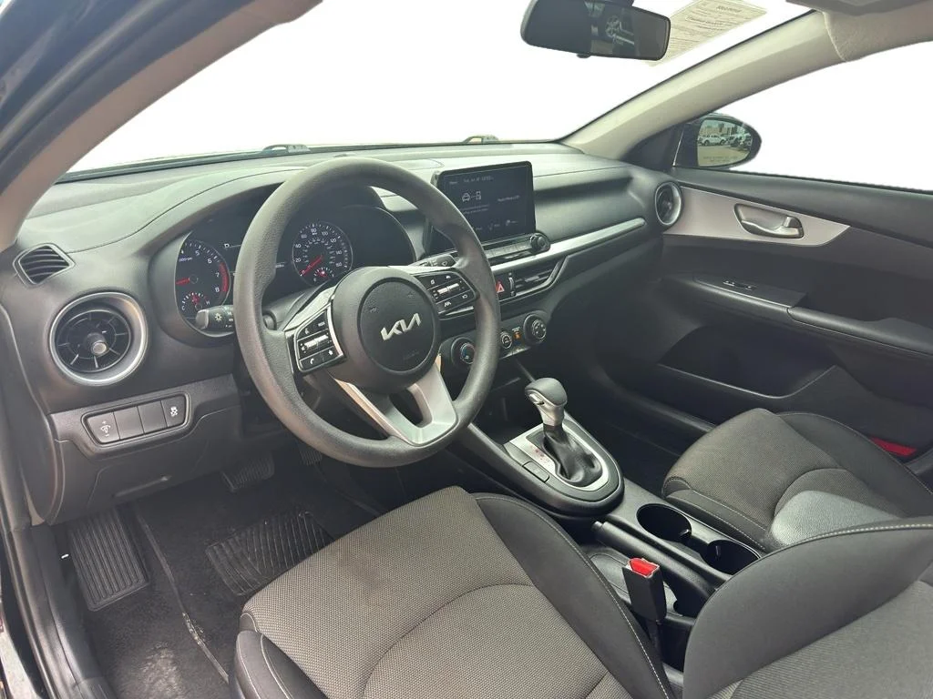 Used 2024 Aurora Black Kia LX image 2