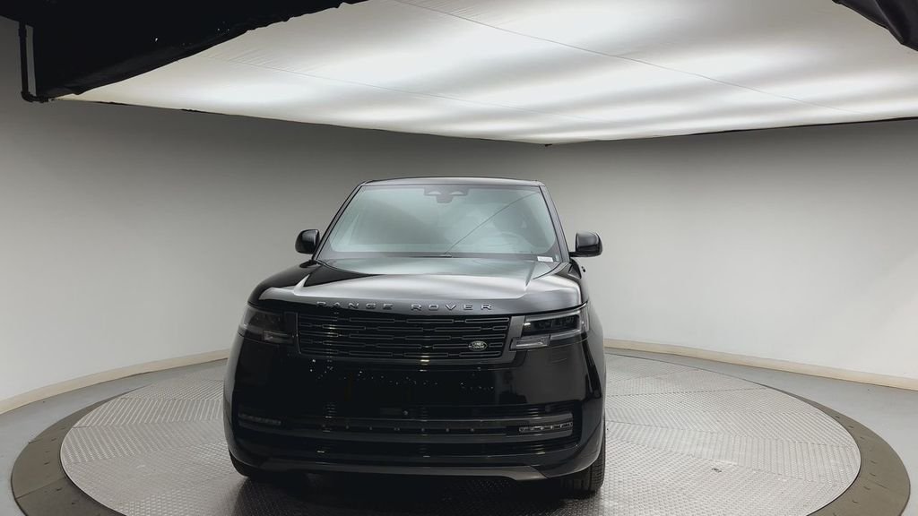Used 2024 Santorini Black Metallic Land Rover SE image 7