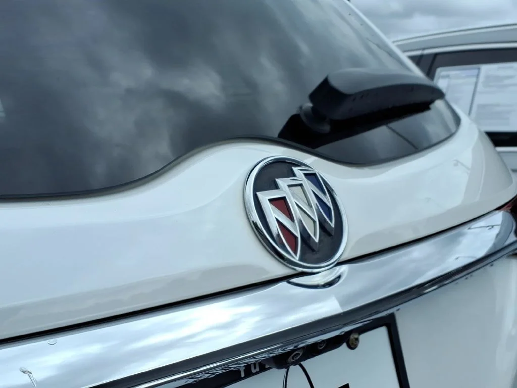 Used 2020 White Frost Tricoat Buick Avenir image 30