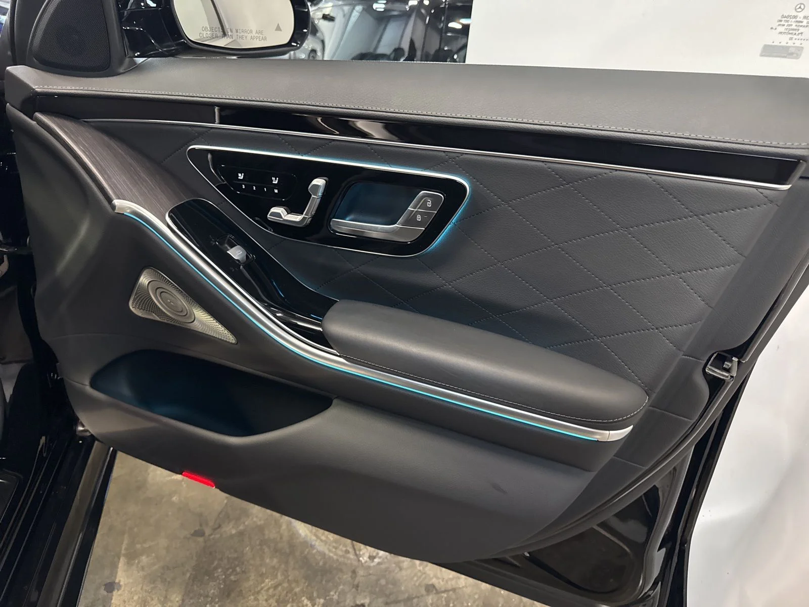 Used 2022 Black Mercedes-Benz S 580 image 25