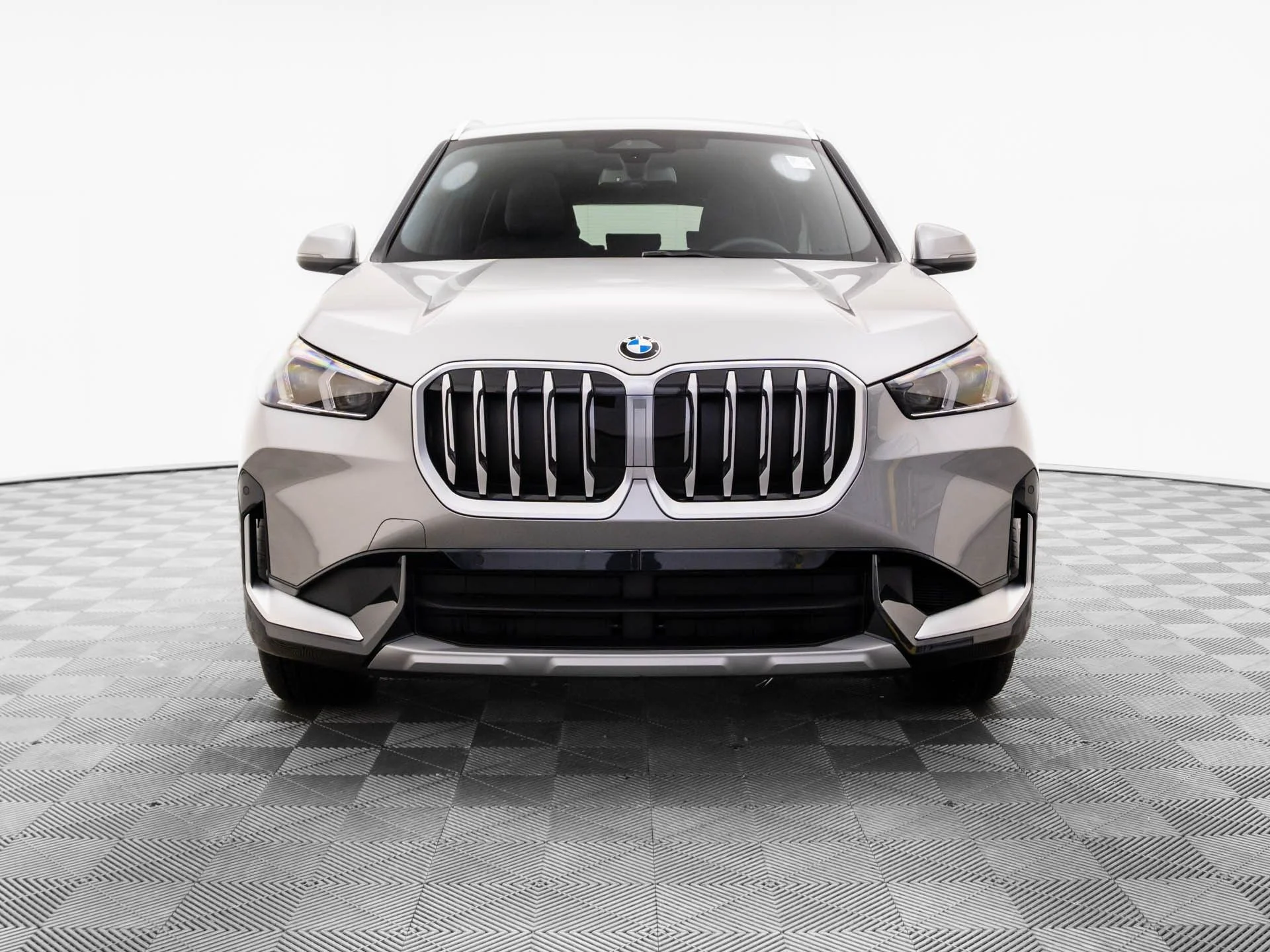 New 2026 Silver BMW xDrive28i image 9