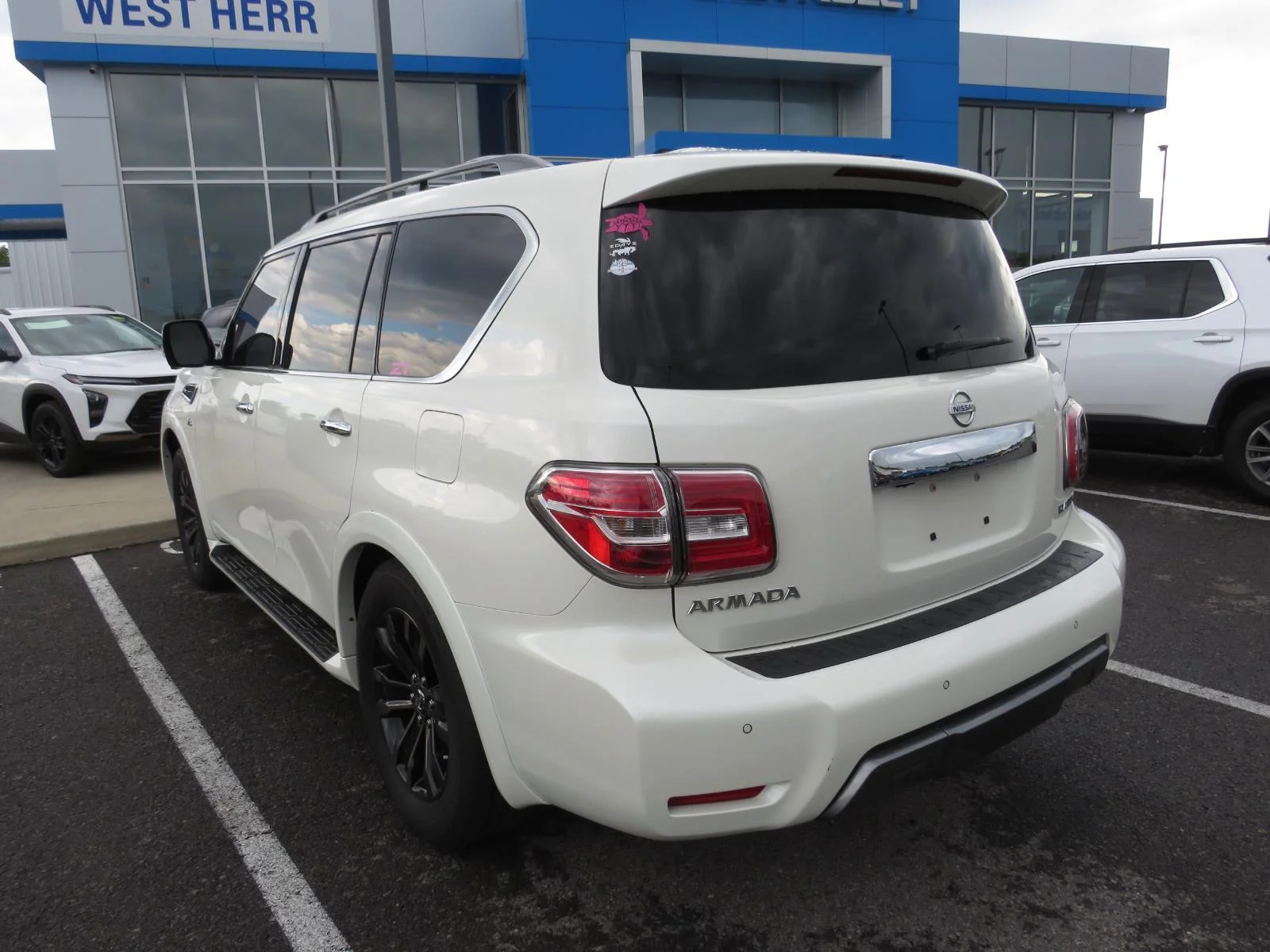 Used 2020  NISSAN  image 8
