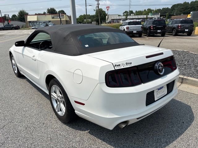 Used 2013 White Ford V6 image 6