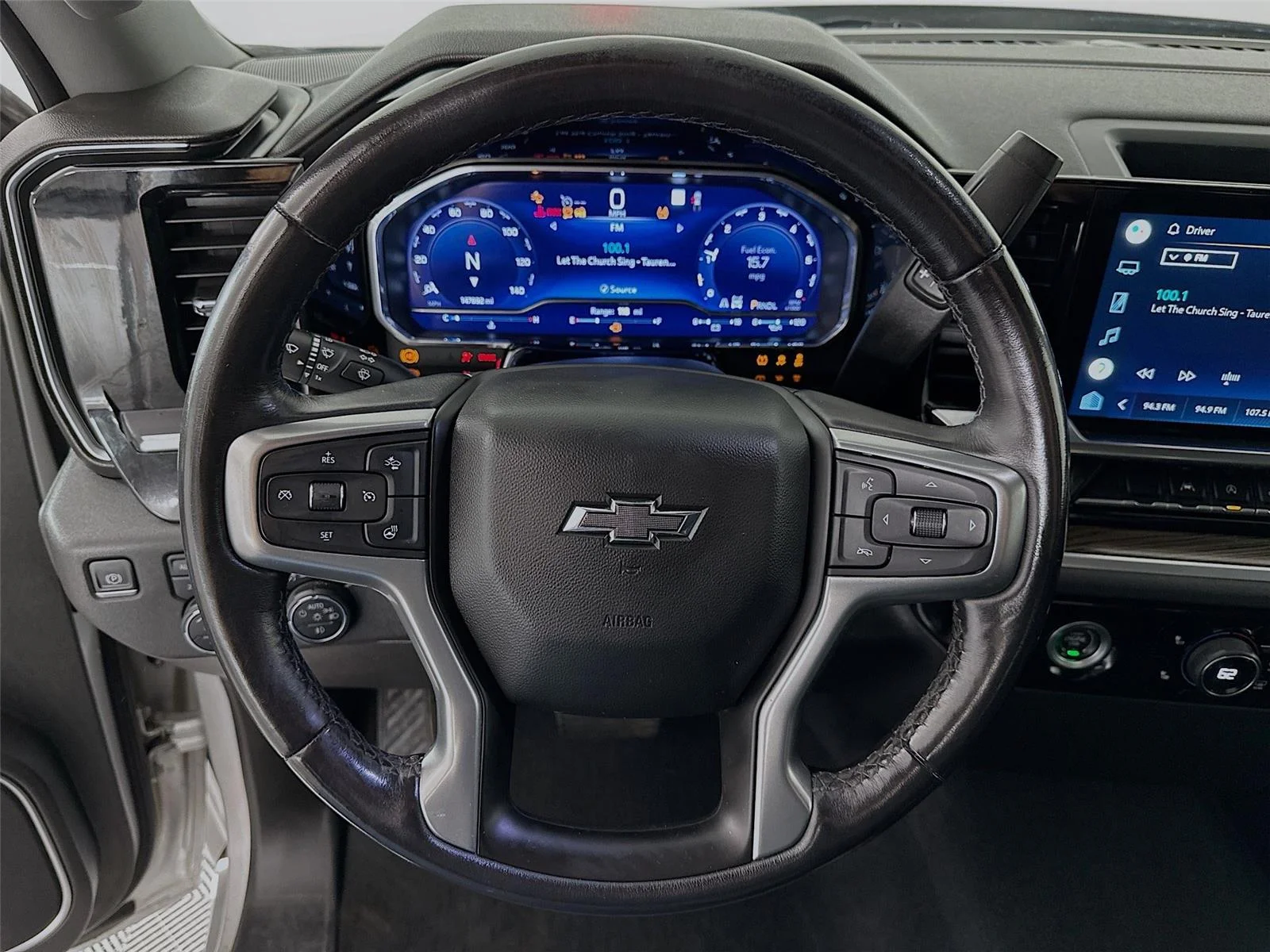 Used 2022 Silver Ice Metallic Chevrolet RST image 18