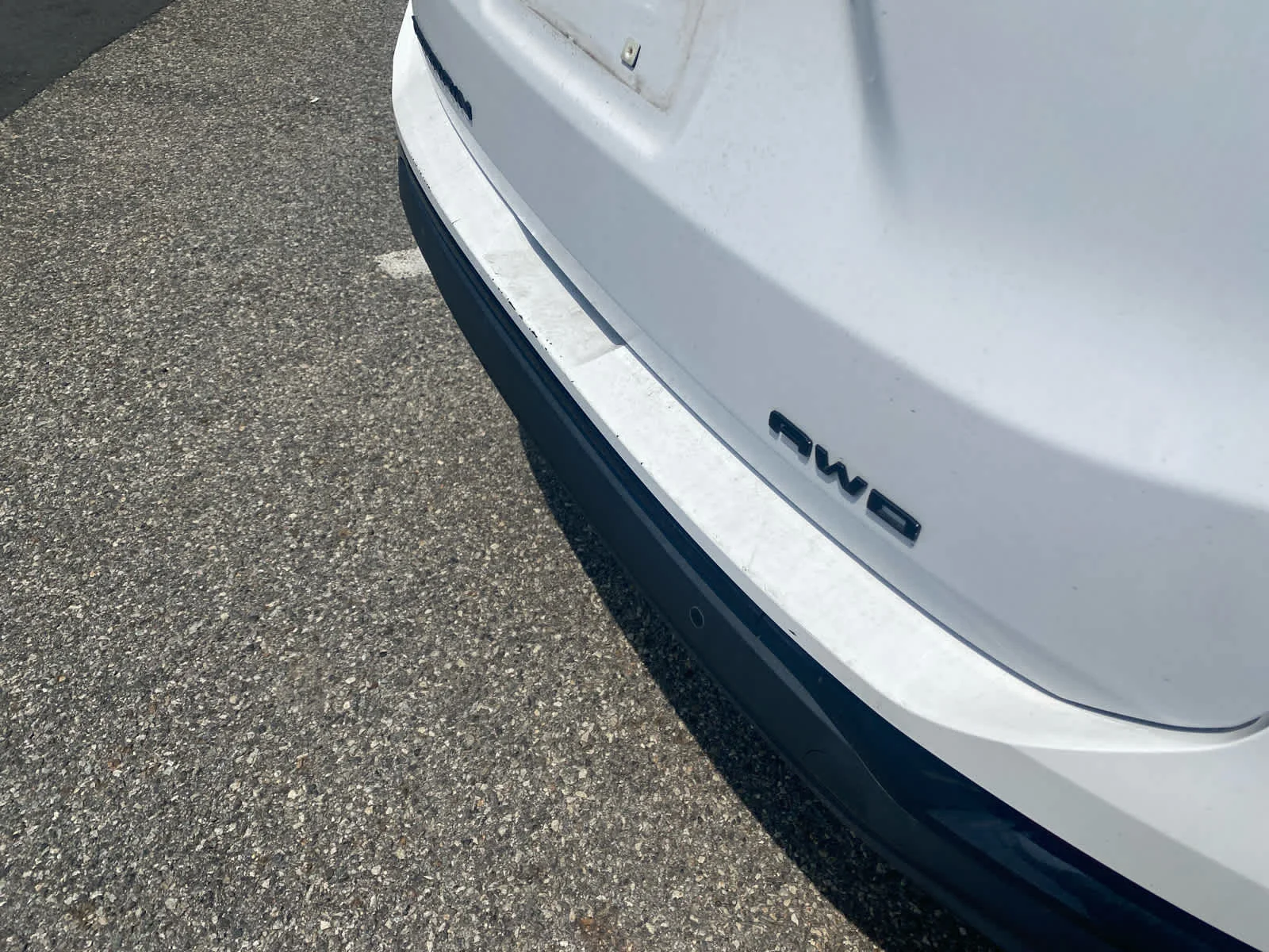 Used 2023 Summit White GMC SLE image 5