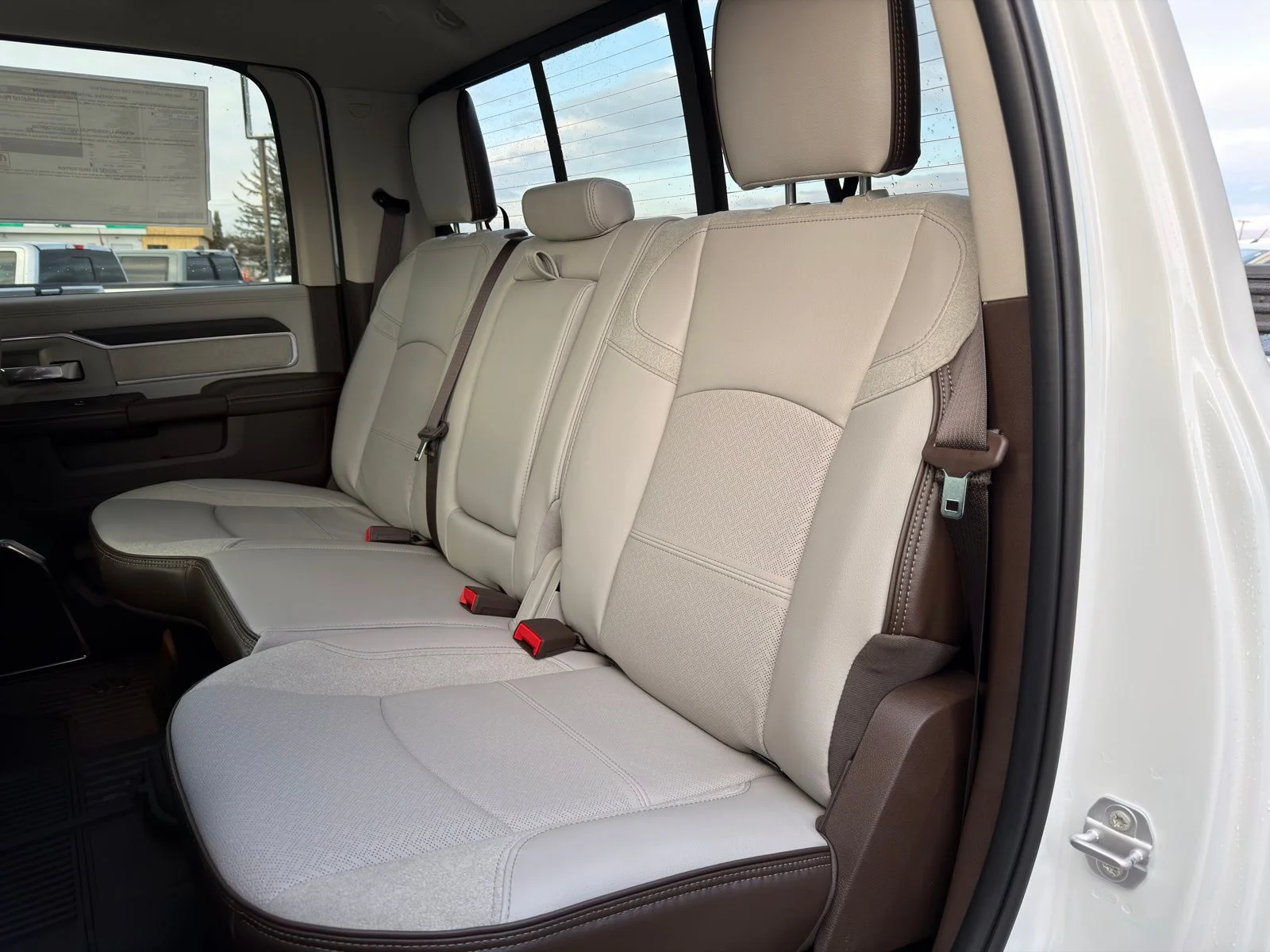New 2026 Bright White Clear-Coat Exterior Paint RAM Laramie image 30