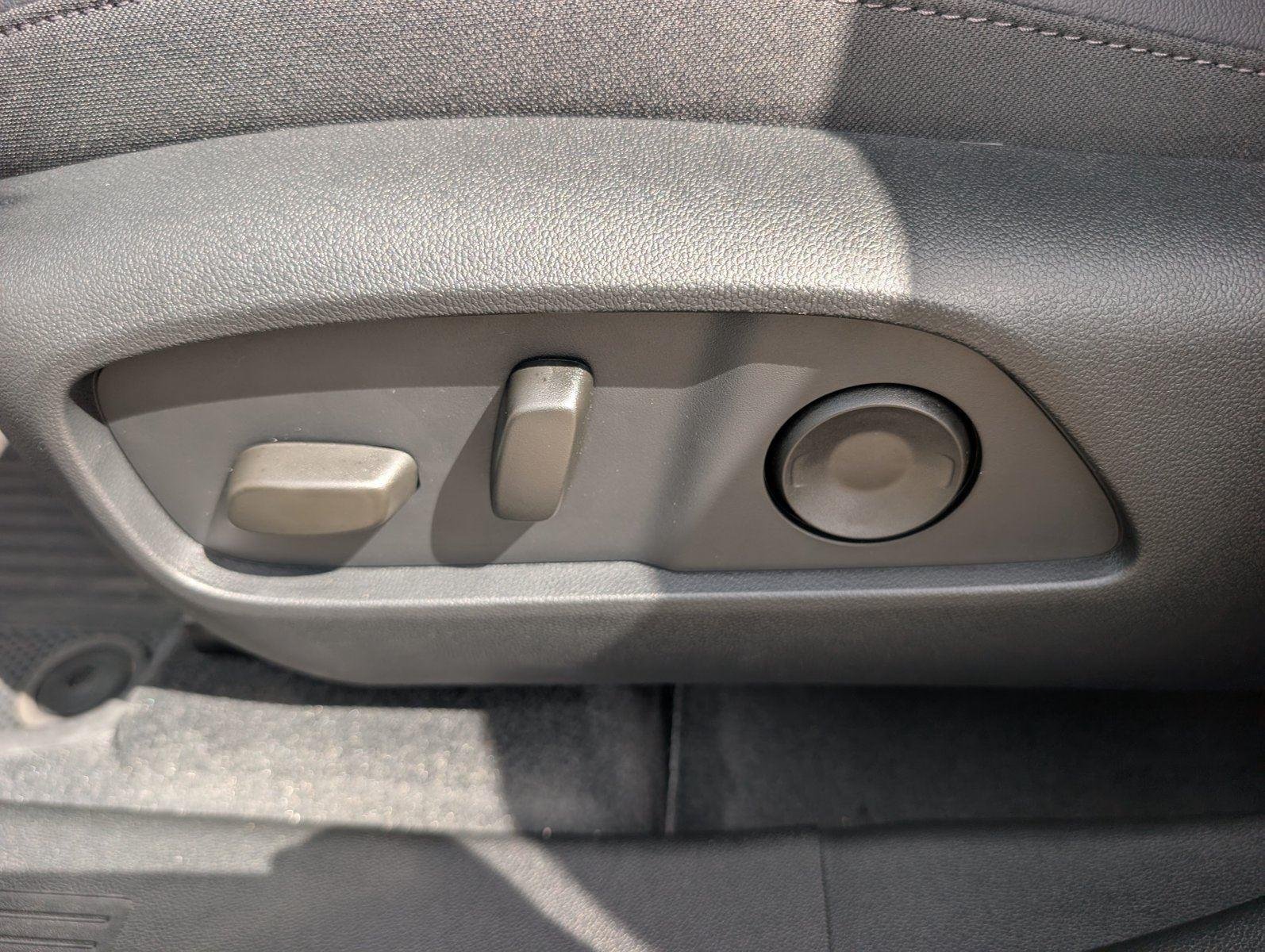 2027 Chevrolet Equinox LT - Photo 13