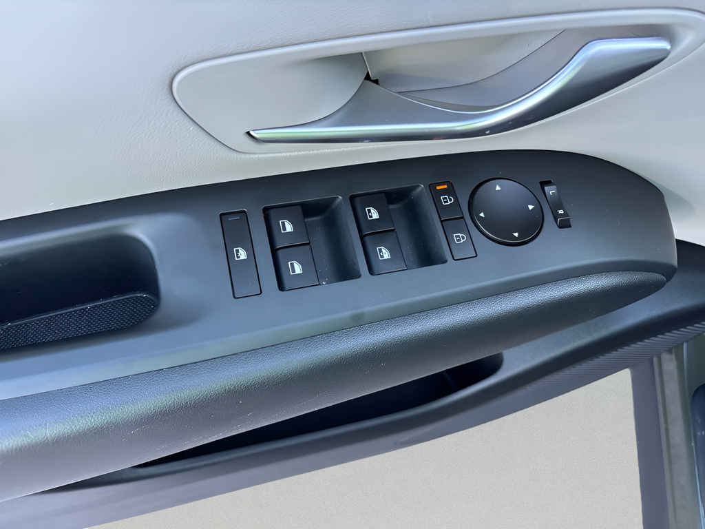 Certified Used 2025 Green Hyundai SEL image 24