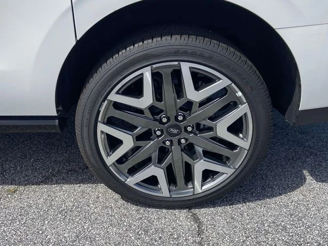 2025 Ford Expedition MAX Platinum - Photo 6