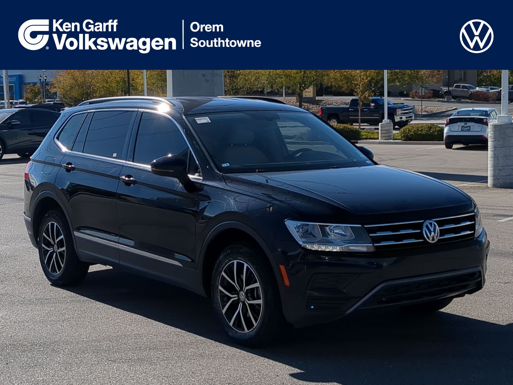 Used 2021 Deep Black Volkswagen SE image 1