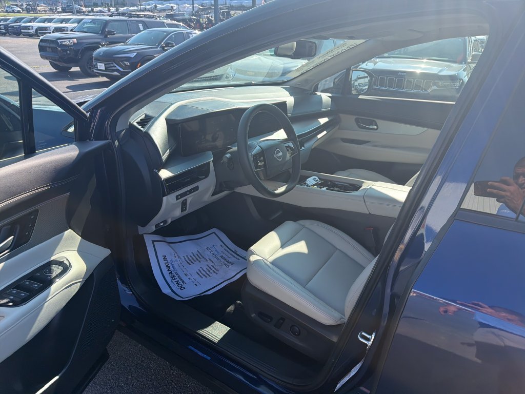 Used 2025 Blue Nissan SL image 18
