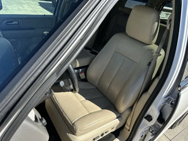 Used 2015 White Ford Limited image 12